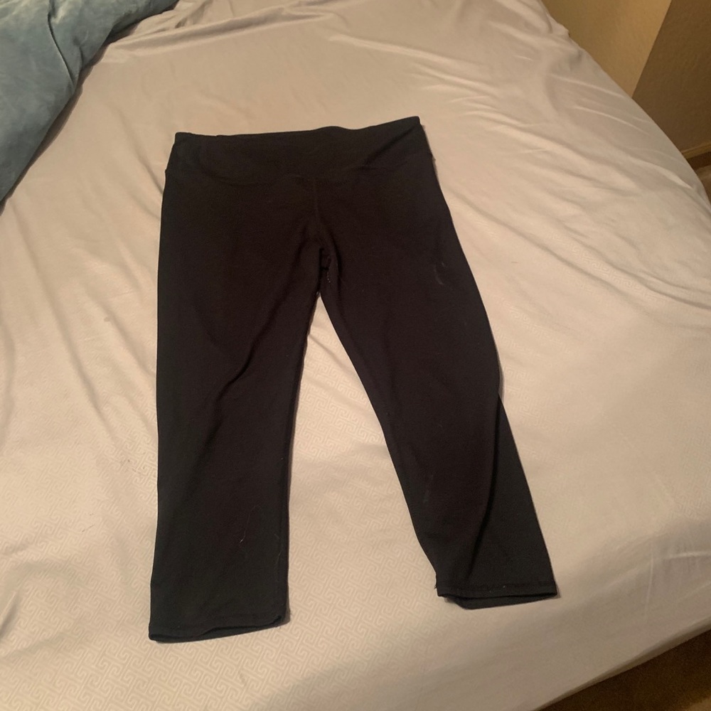 Fabletics capris
